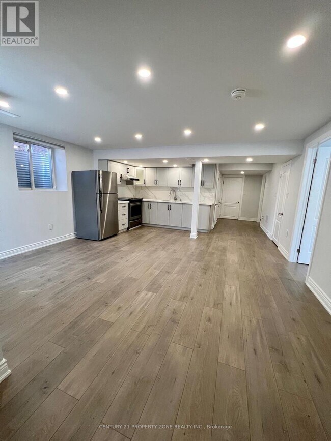 Photo du bâtiment - 15231 Danby Rd