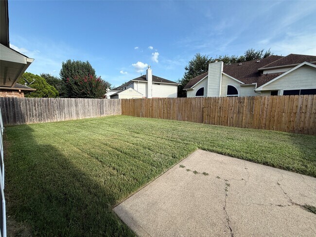 Foto del edificio - 15615 Lost Maples Dr
