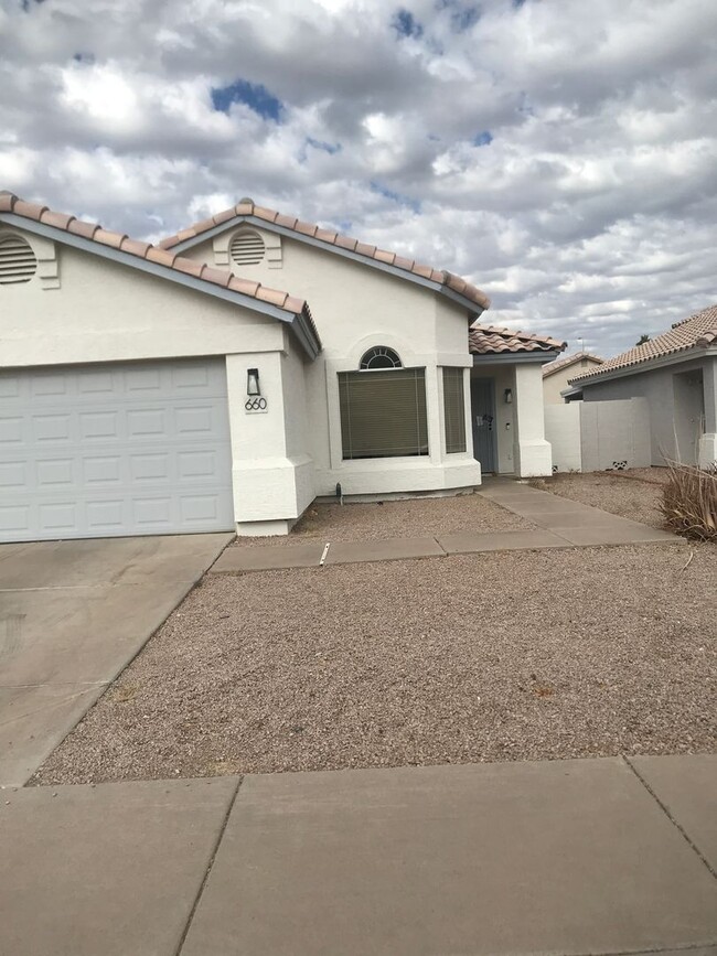 Building Photo - Beautiful 3 bedroom 2 bath home in the Har...