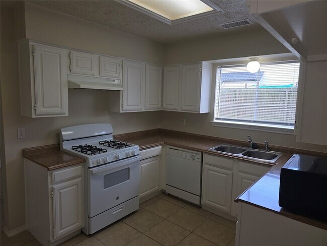 Foto del edificio - 19602 Cotton Creek Dr