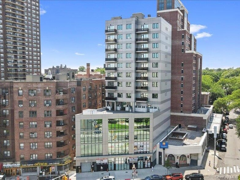 Foto principal - 124-28 Queens Blvd