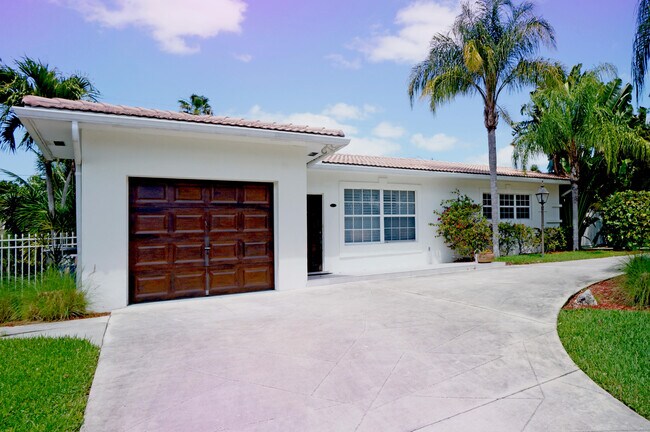 Foto del edificio - 2031 Pleasant Dr