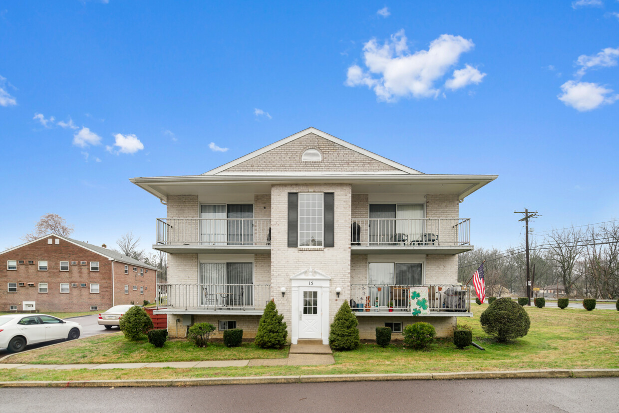 Primary Photo - Rolling Green Apartments