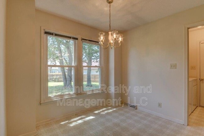 Foto del edificio - 2702 Lancashire Ct