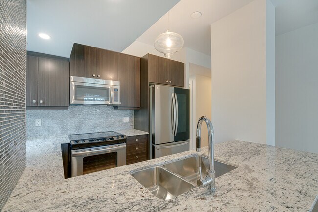 Photo du bâtiment - 8302 Islington Ave.