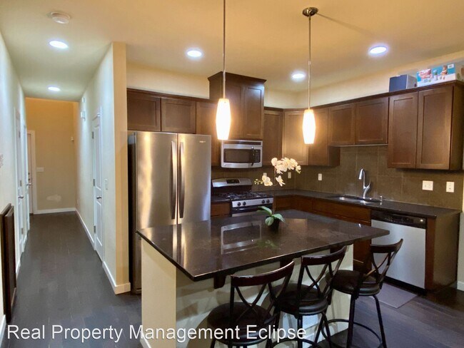 Building Photo - 2 br, 2.5 bath House - 221 164th PL SE
