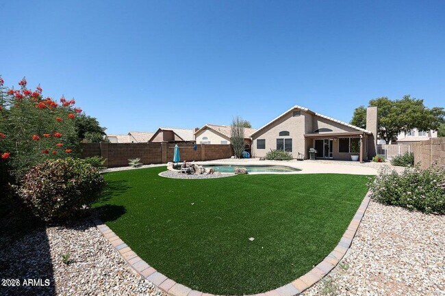 Foto del edificio - 503 W Kelton Ln