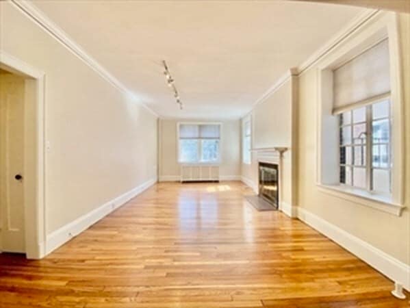 Building Photo - 205 Mt Auburn St