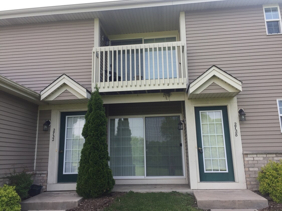 2778 Hidden Dr Unit 2778, Saint Francis, WI 53235 Condo for Rent in