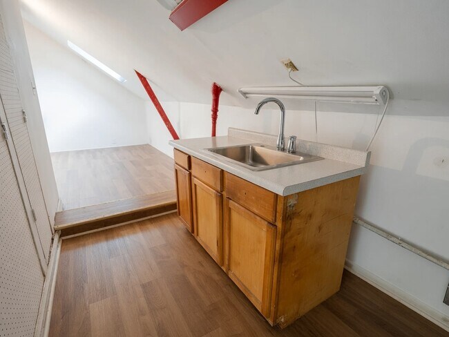 Foto del edificio - 1228 N Cleaver St