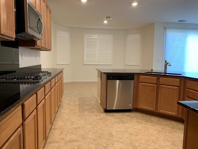 Building Photo - $6290 -- STUNNING 5 BEDROOM MODEL HOME IN NORTH FREMONT BUILT IN 2017