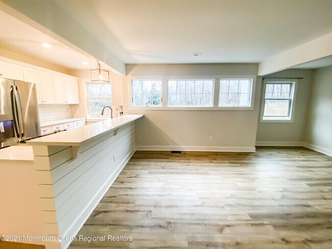 Foto del edificio - 267 Sunnyside Rd