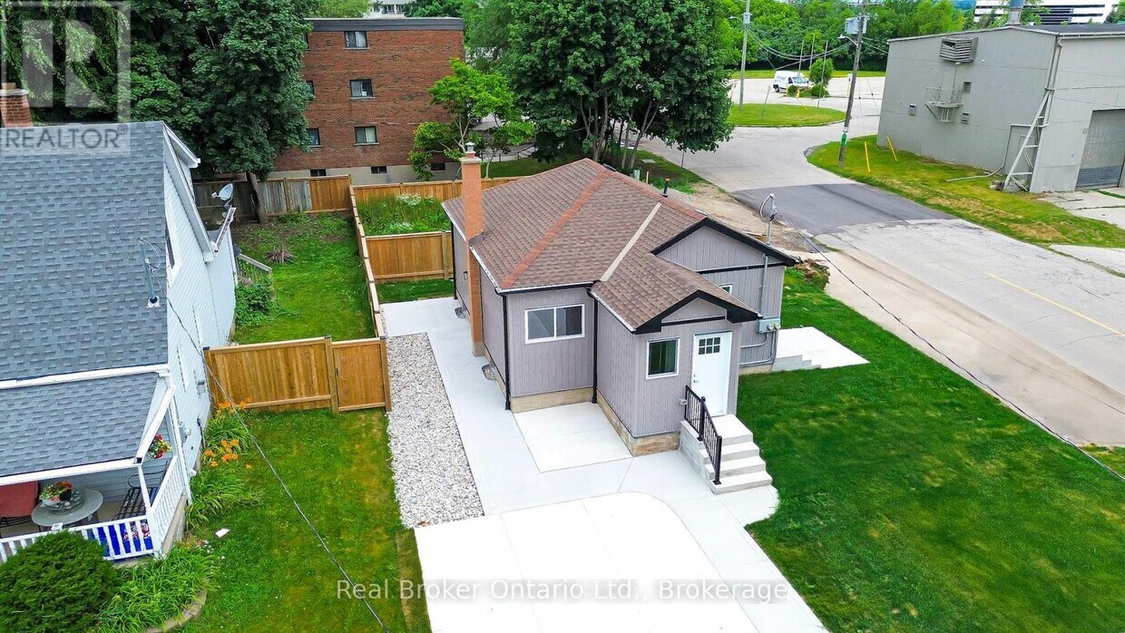 Photo principale - 1180 Union St