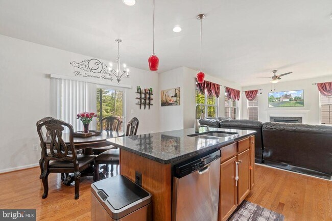 Foto del edificio - 80 Sanctuary Ln