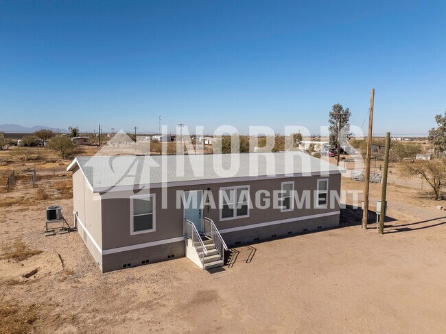 Foto del edificio - 17727 W Salvatore Ln