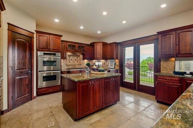 Building Photo - Exquisite home on acreage in Star