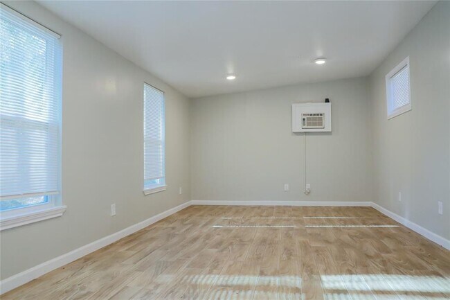 Foto del edificio - 2707 S Millbend Dr