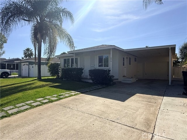 Building Photo - 846 E Almond Dr