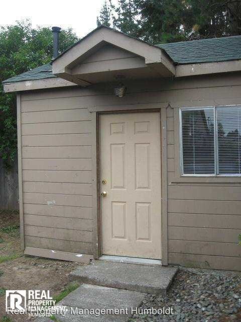 Foto del edificio - 2 br, 1 bath Apartment - 360 1/2 Pleasant Ave