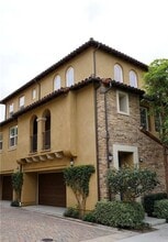 Building Photo - 219 Lonetree