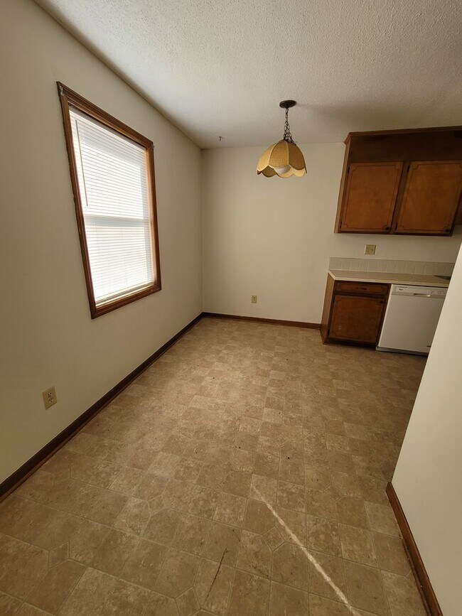 Building Photo - 2 BR 2 Bath Townhome in The Arbors