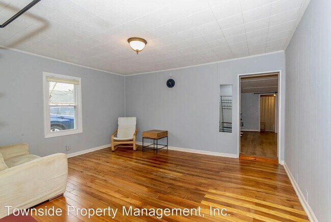 Building Photo - 2 br, 1 bath House - 1315 Giles Rd.