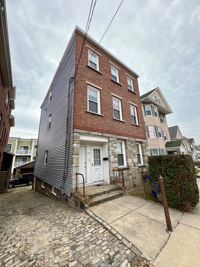 Unit 3 is entire top floor - 107 Union St