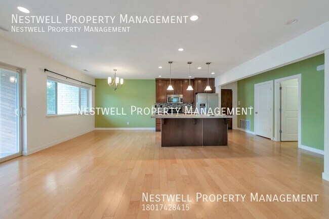 Foto del edificio - Great Top Floor Condo in Sugarhouse!