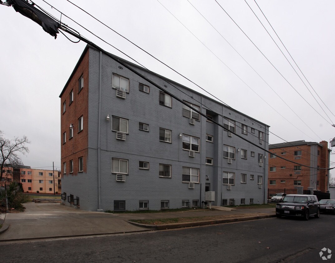 Building Photo - 5005 Call Pl SE