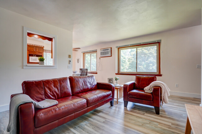 Photos are of mirror unit in the same building. Exact finishes may be different. - 42 Park Heights Court