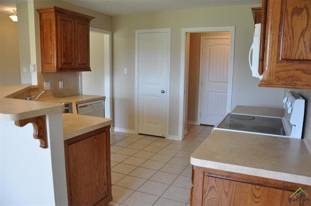 Building Photo - Coming Soon: Stunning 3 Bedroom, 2 Bathroo...