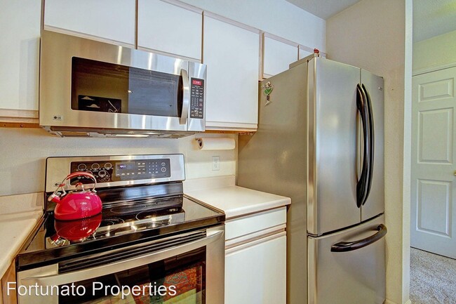 Foto del edificio - 2 br, 2 bath House - 1745 Airport Rd Unit F