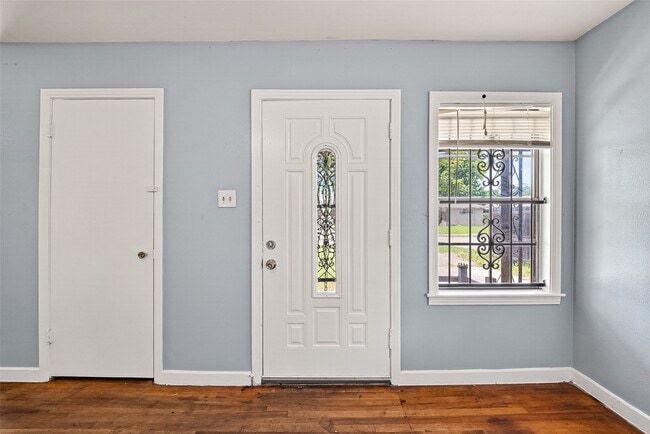 Building Photo - 3918 Tavenor Ln
