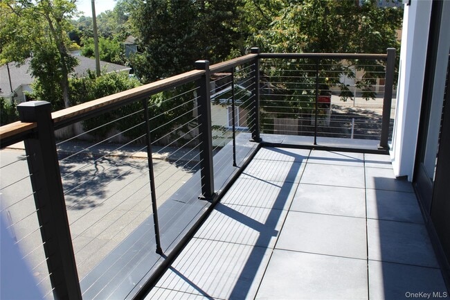 Building Photo - 331 E Main St