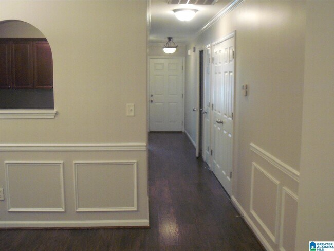 Building Photo - 581 Cahaba Manor Dr