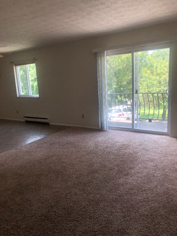 Foto del edificio - 2777 Blue Rock Rd