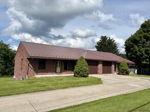 Building Photo - 2837 Bedford St