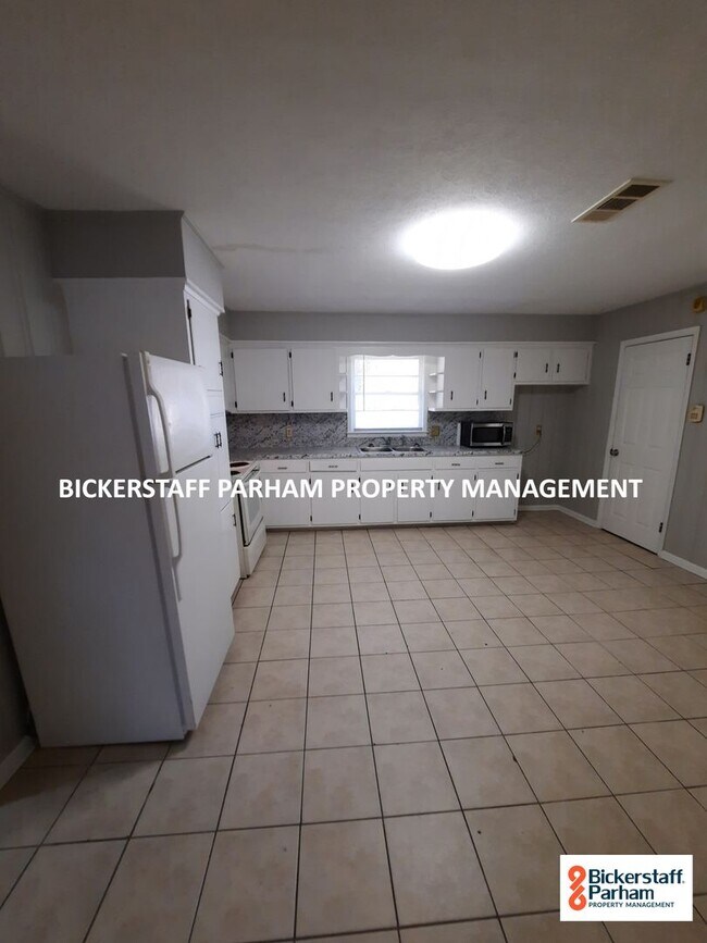 Foto del edificio - At Last, This Is What You’ve Been Searching For. Located in Phenix City!!