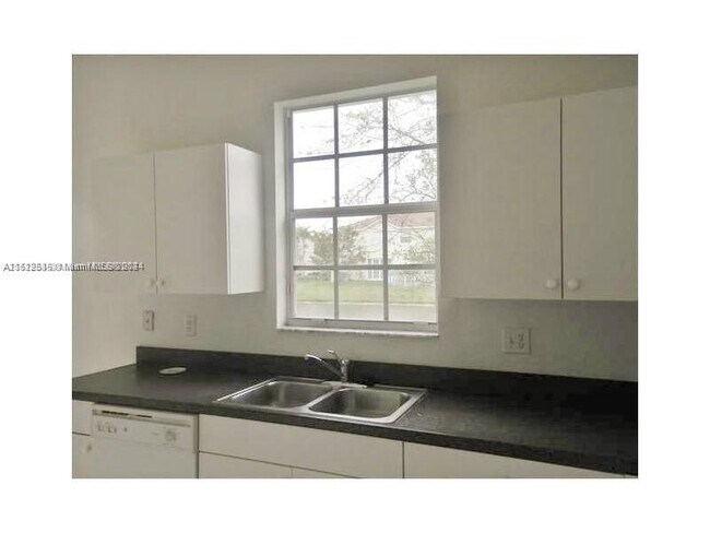 Foto del edificio - 4256 SW 124th Terrace