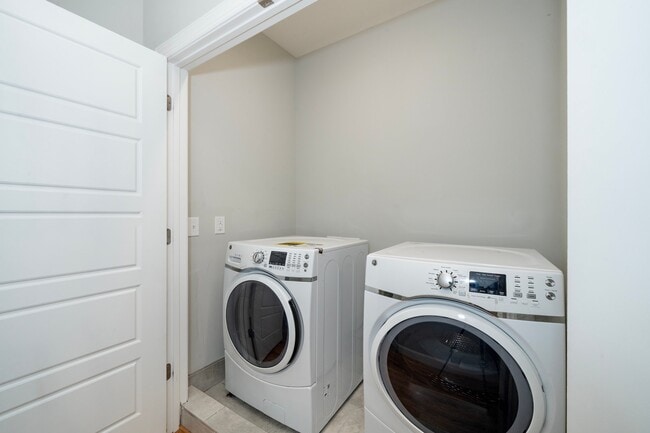 Building Photo - 3812 Kelford St