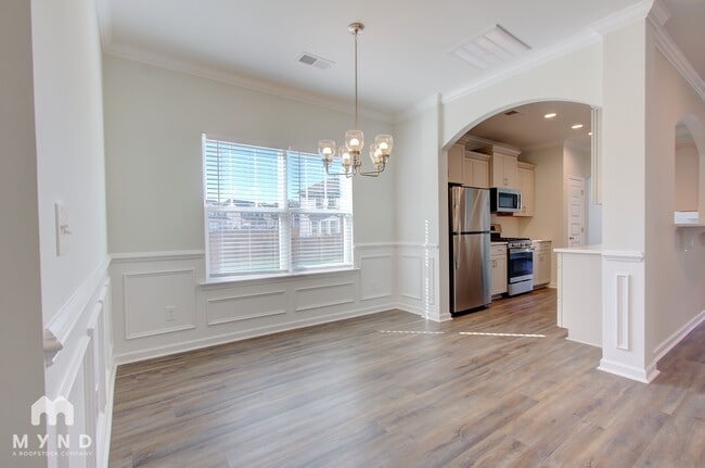Building Photo - 863 Bergenfield Ln