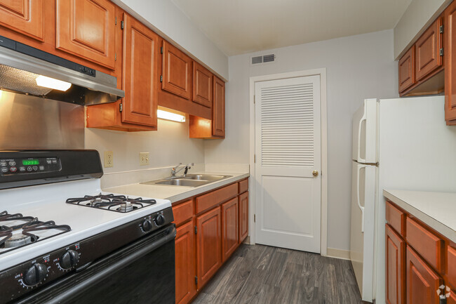 1 BR, 1 BA - Kitchen - Lancaster Heights