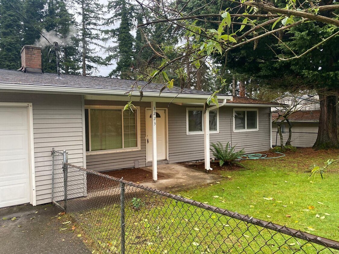 Primary Photo - 4Bed/ 2Bath House in Kent with a spacious ...