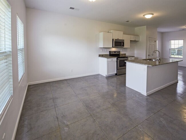 Building Photo - 4 bedroom, 2.5 bath In Atoka built in 2019