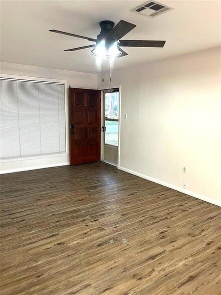 Building Photo - 4 Gretna Blvd