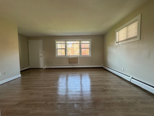 1477 Ranch - Living Room - Farmington Court Apartments
