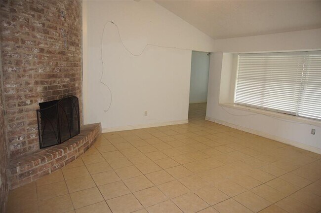 Building Photo - 6223 S Greenpark Dr