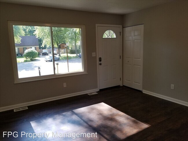 Building Photo - 3 br, 1 bath House - 2400 Parliament Court