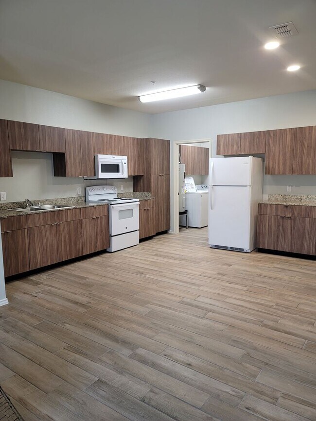Foto del edificio - 2206 E Hwy 281