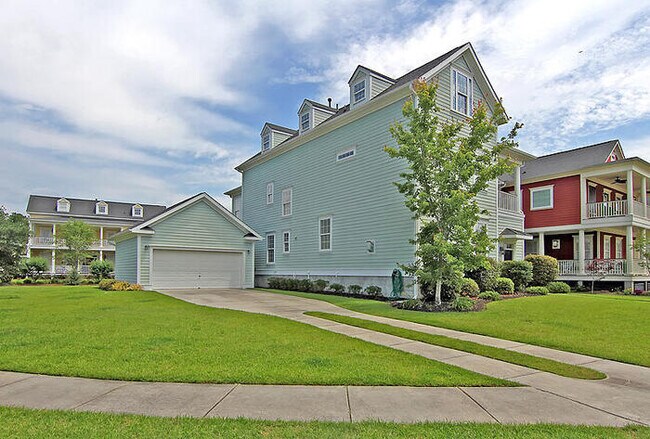 Building Photo - 121 Heart Pine Cir